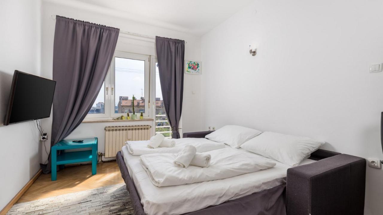 Beautiful Downtown Apartman *