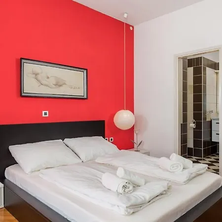 Beautiful Apartment Downtown Rijeka Buitenkant foto
