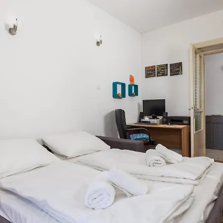 Beautiful Apartment Downtown Rijeka Buitenkant foto