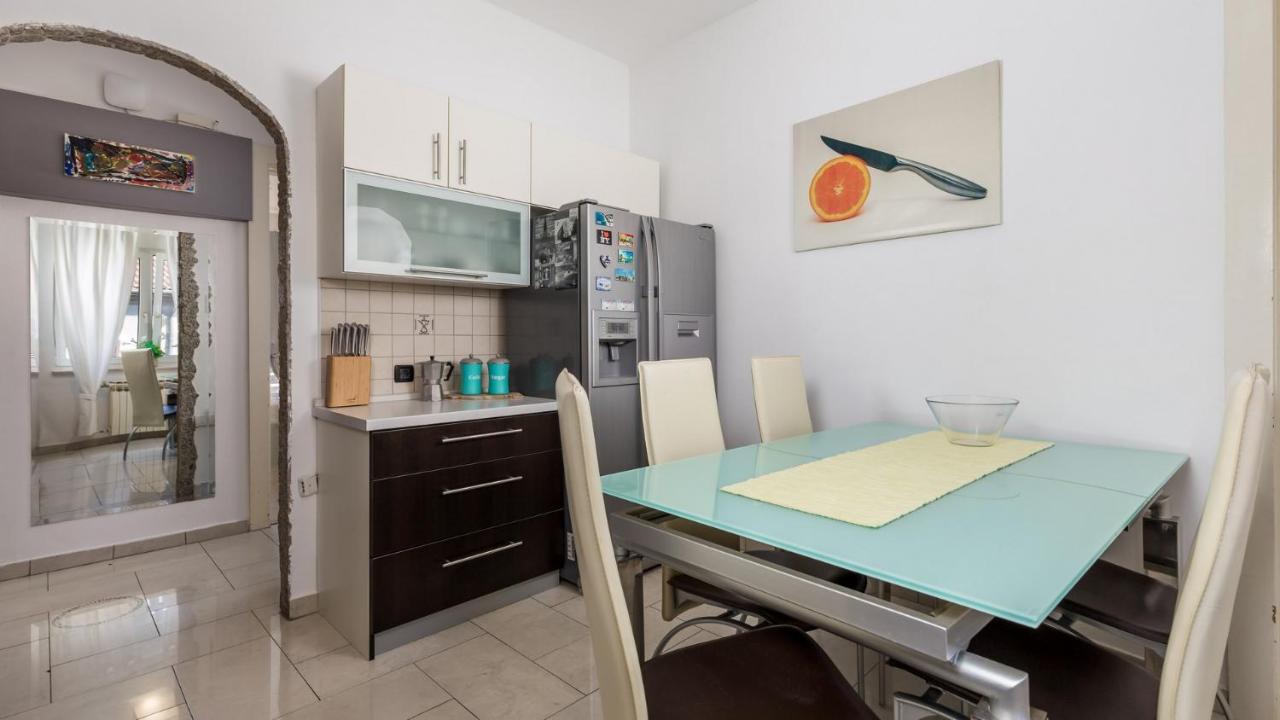 Beautiful Downtown Apartment