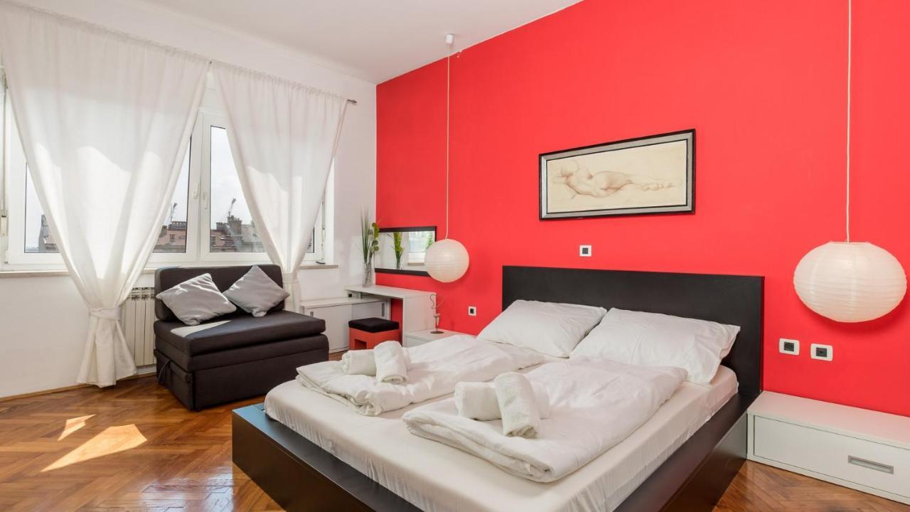 Beautiful Downtown Apartment *